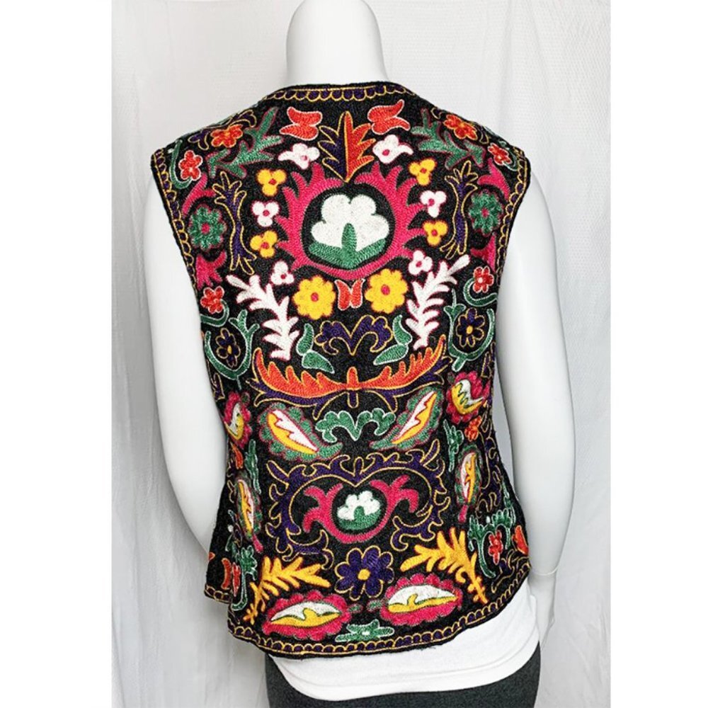 VINTAGE Embroidered vest - Picture 3 of 6